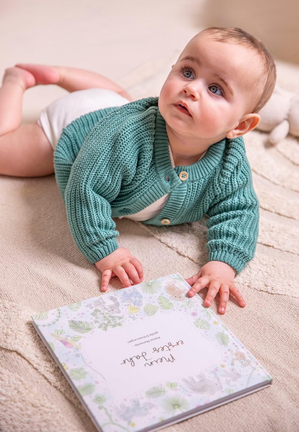 Stellou & friends Babybuch: Mein erstes Jahr - 74 Seiten Hardcover Babyalbum Stellou & friends Babybuch: Mein erstes Jahr - 74 Seiten Hardcover Babyalbum